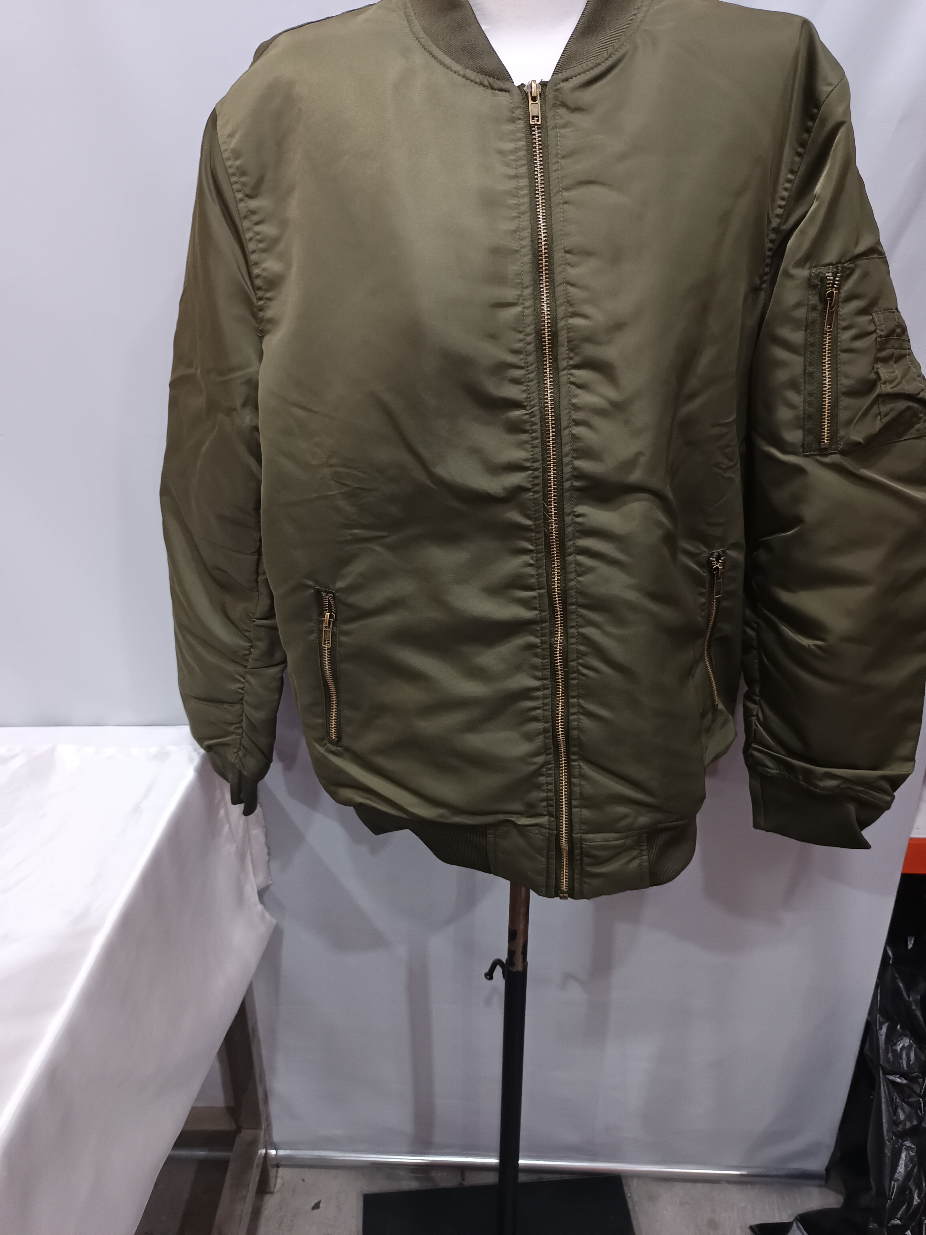 Men’s lightweight nylon bomber jacket