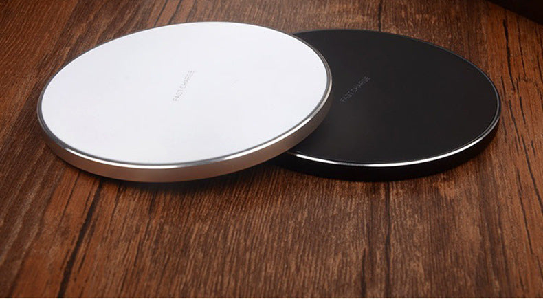 Wireless Fast Charging Pad - Compact and Efficient Design