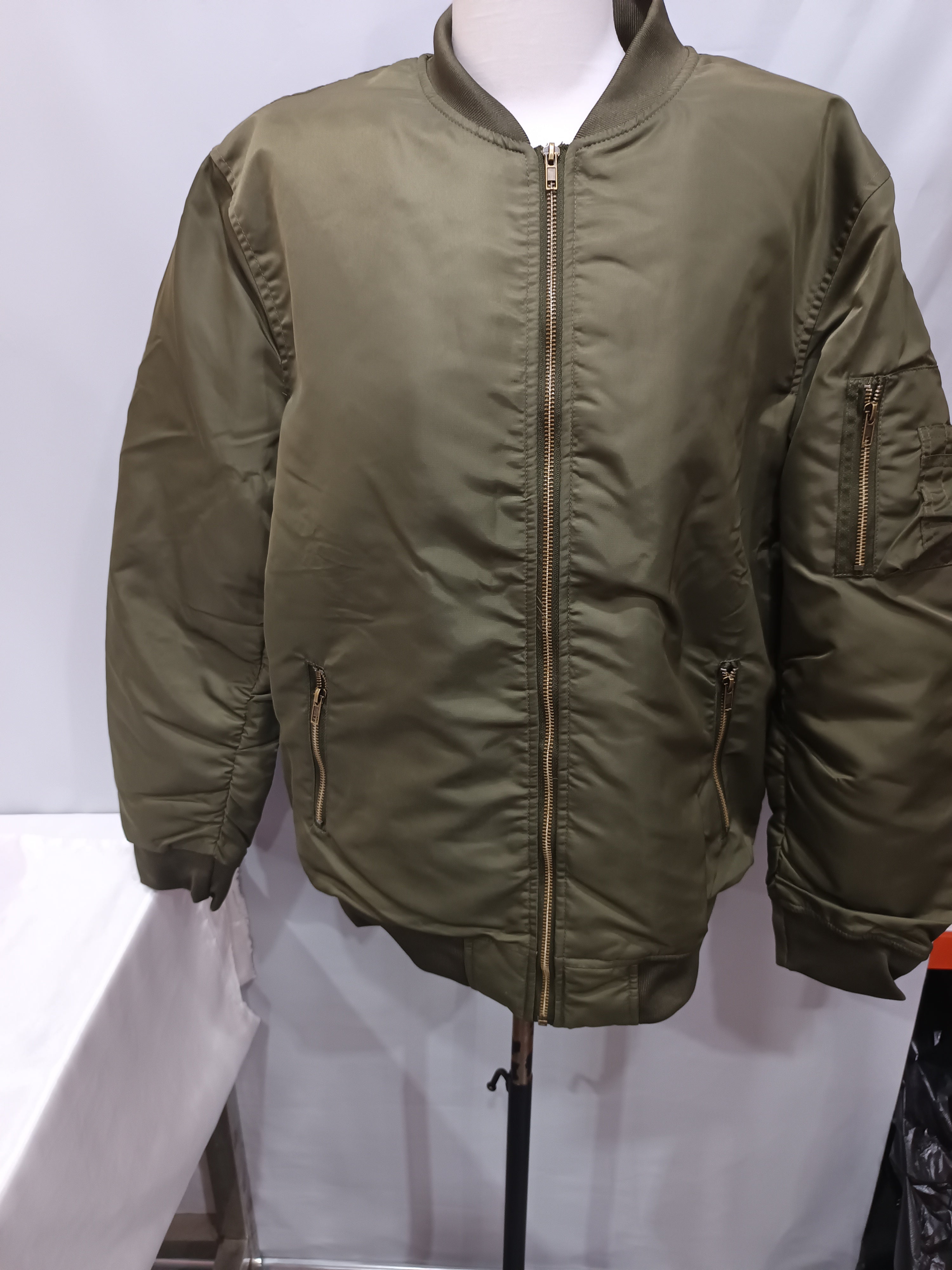 Men’s lightweight nylon bomber jacket