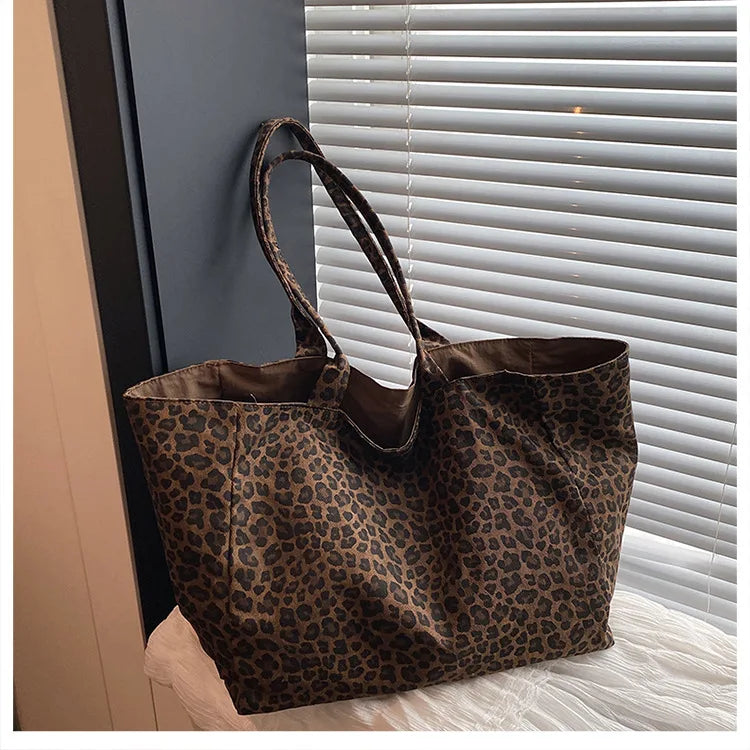 Women’s leopard print bucket shoulder bag