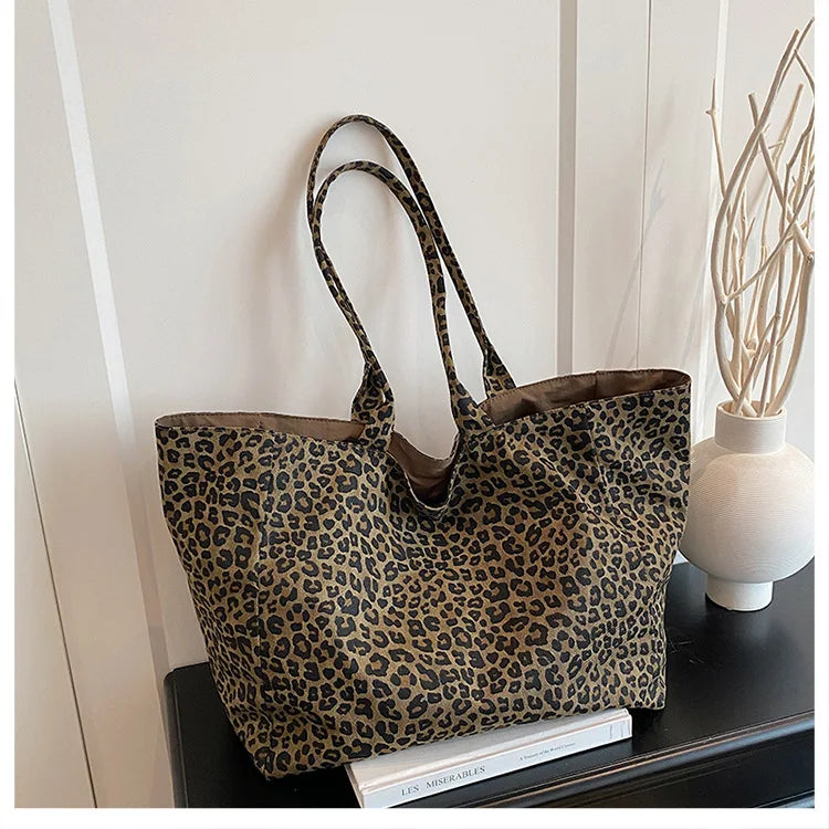 Women’s leopard print bucket shoulder bag