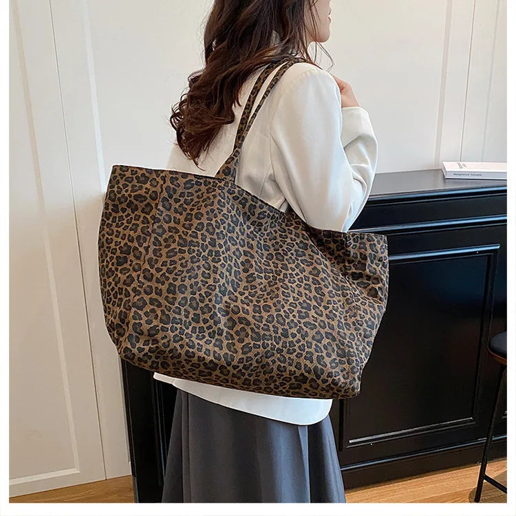 Women’s leopard print bucket shoulder bag