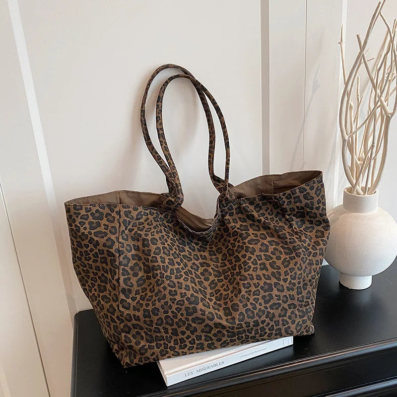 Women’s leopard print bucket shoulder bag