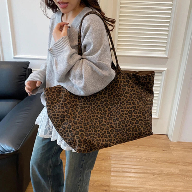 Women’s leopard print bucket shoulder bag
