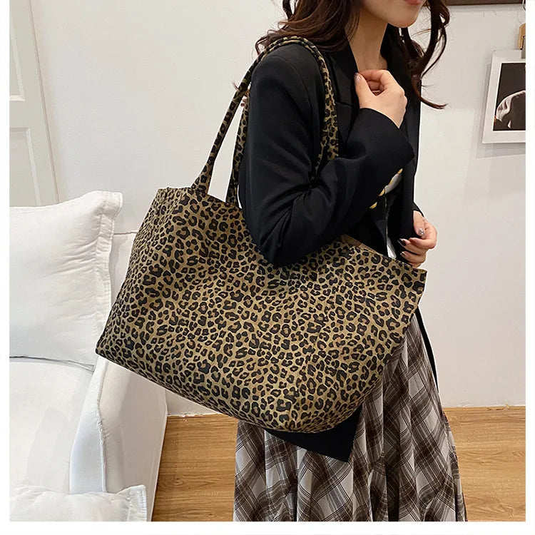 Women’s leopard print bucket shoulder bag