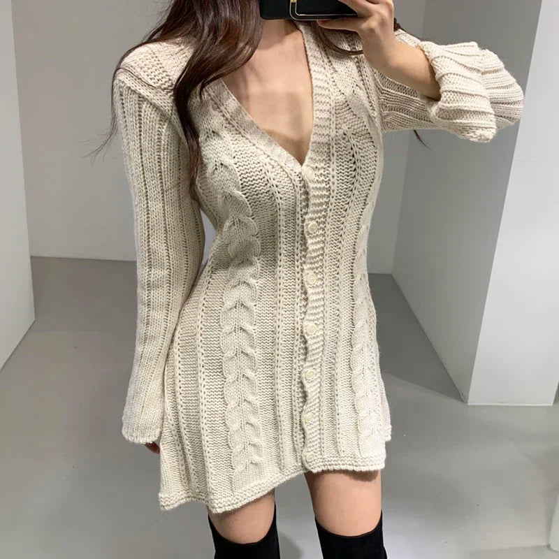 Women’s cable knit mini sweater dress with V-neck and long sleeves - 3KDyn
