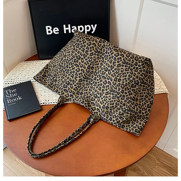Women’s leopard print bucket shoulder bag