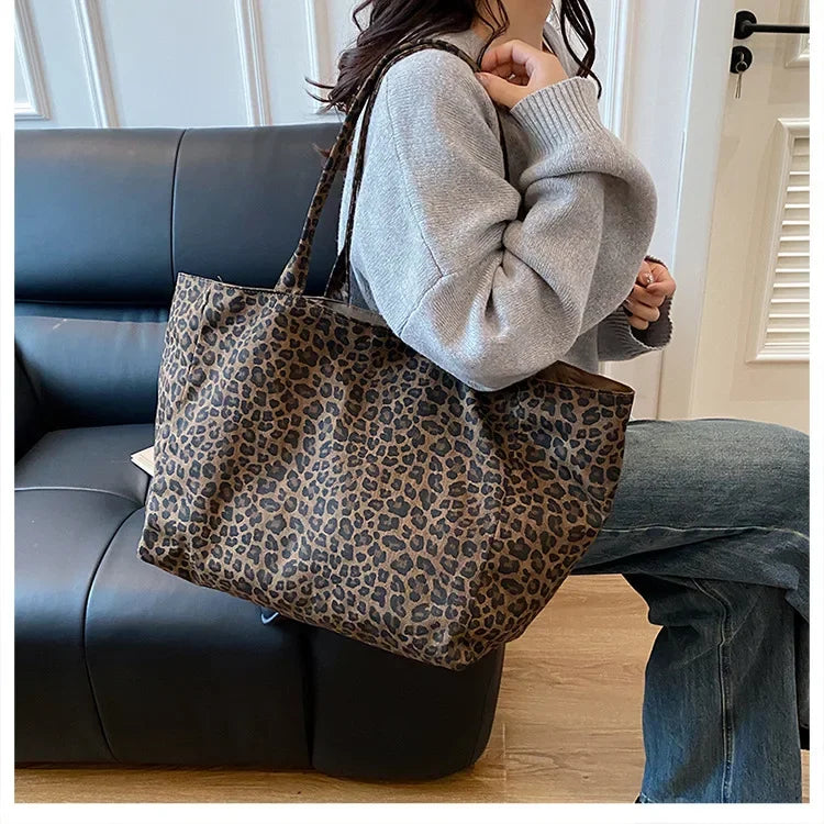 Women’s leopard print bucket shoulder bag
