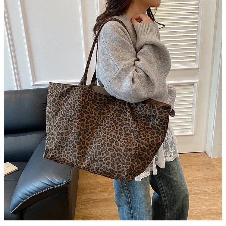 Women’s leopard print bucket shoulder bag