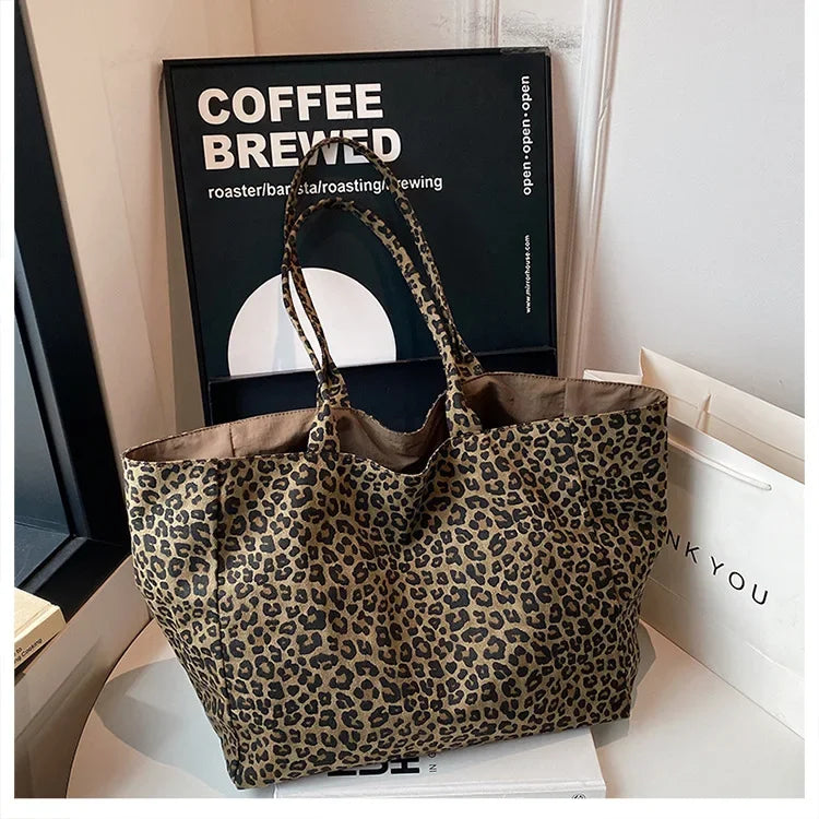 Women’s leopard print bucket shoulder bag