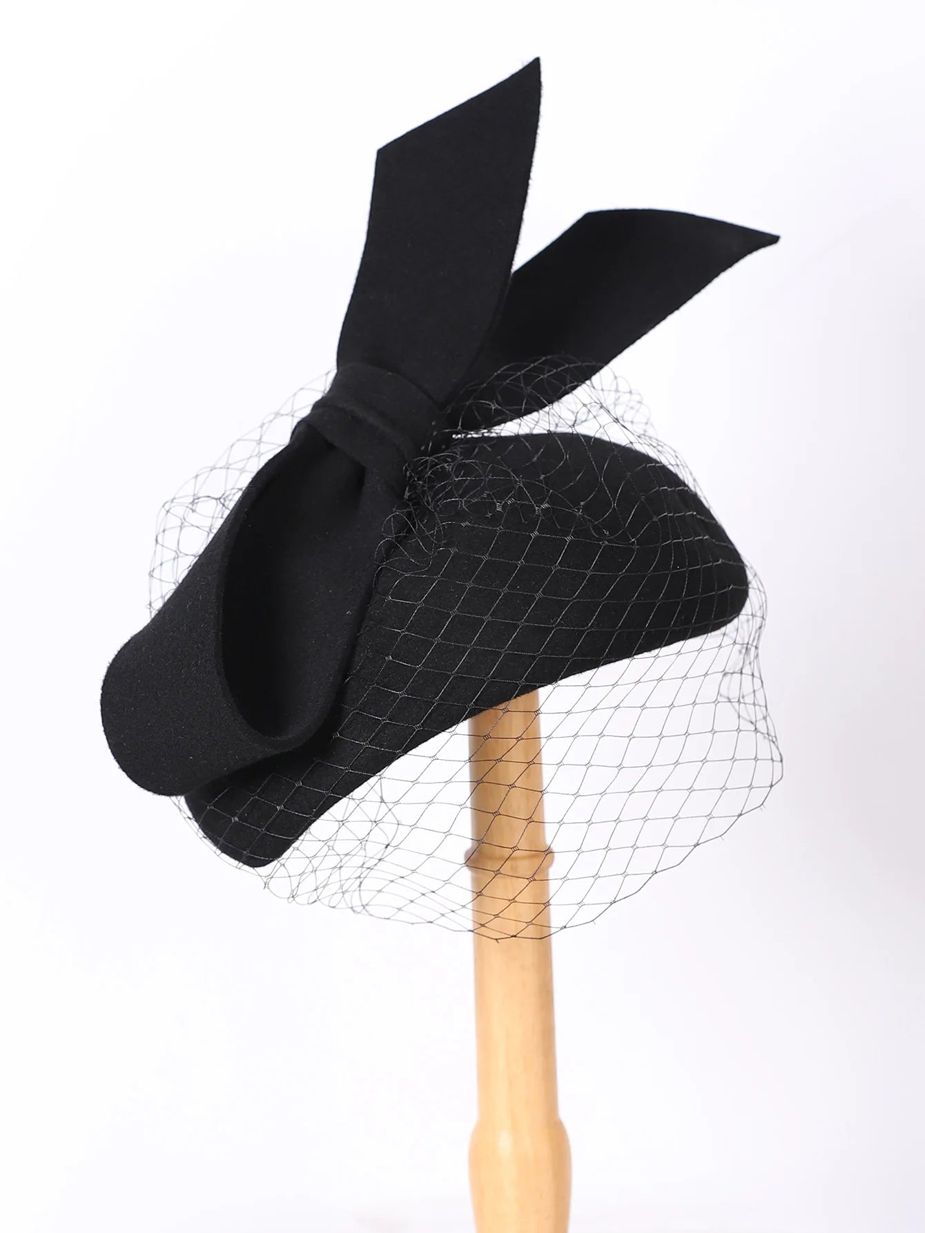 Women’s wool felt bow beret